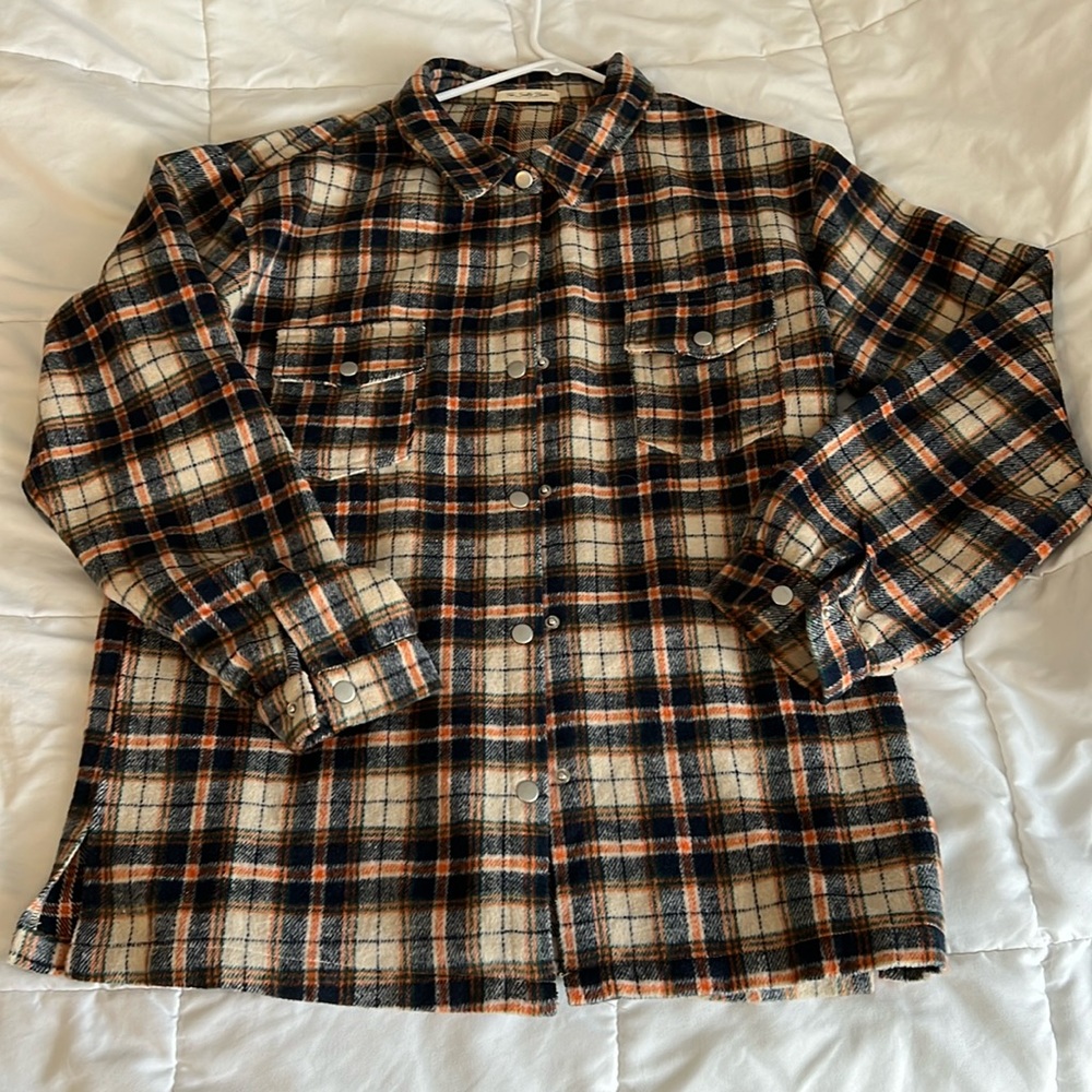 oversized button down women’s // salty babe // flannel shirt “jacket” size large